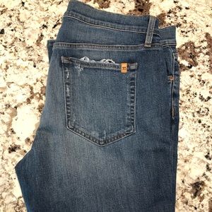 Men’s distressed jeans
